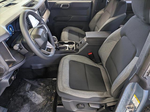 2025 Ford Bronco Base photo 4