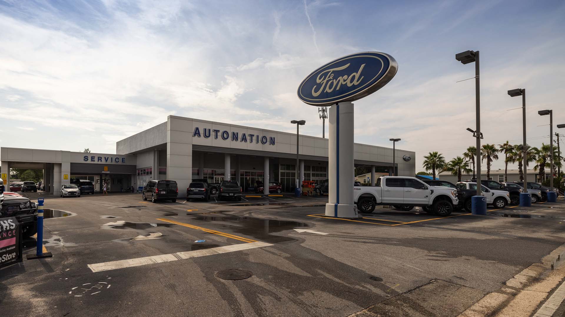 Exterior view of AutoNation Ford Bradenton