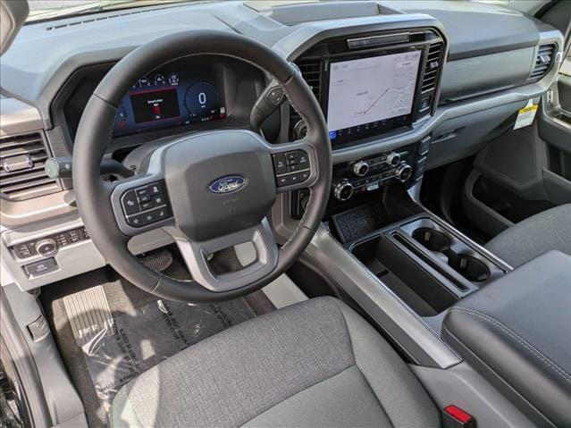 2025 Ford F-150 XLT - Photo 3