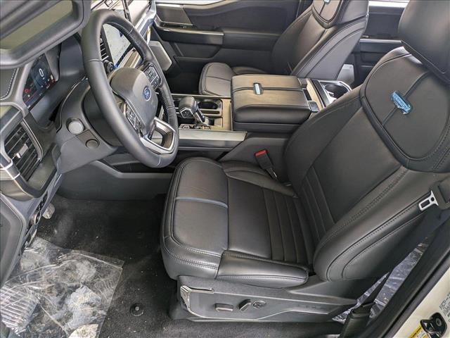 2025 Ford F-150 Platinum photo 4