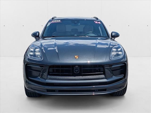 2024 Porsche Macan T photo 2