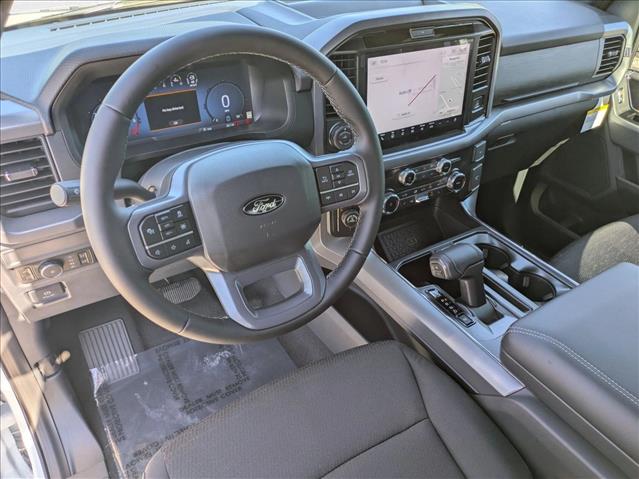2025 Ford F-150 XLT photo 3