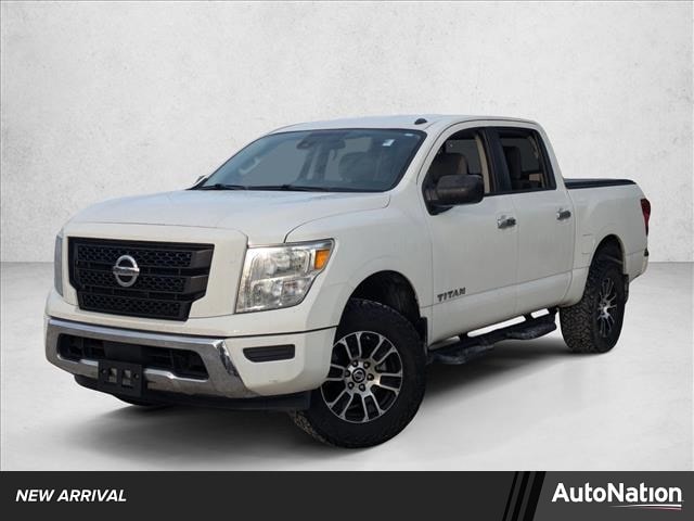 2021 Nissan Titan SV's photo
