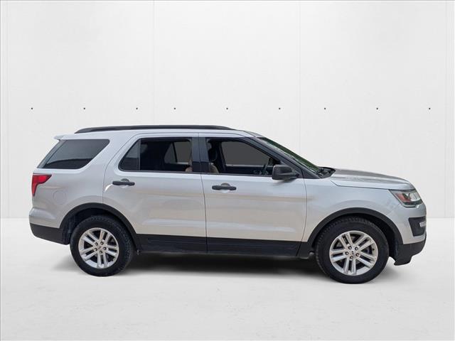 2017 Ford Explorer Base photo 4