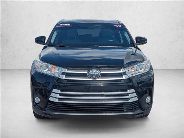 2019 Toyota Highlander XLE photo 2