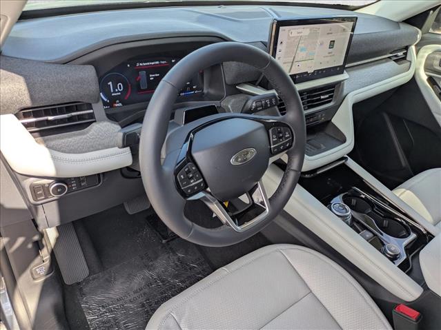 2025 Ford Explorer Platinum photo 3
