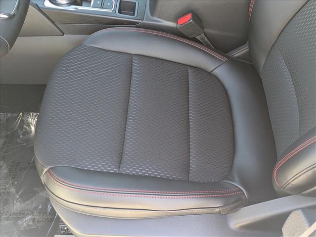 2025 Ford Escape ST-Line photo 4