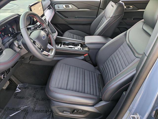 2025 Ford Explorer ST-Line photo 4