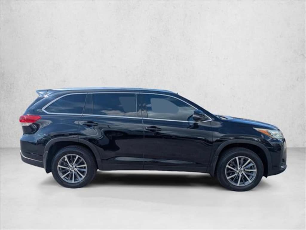 Used 2019 Toyota Highlander XLE SUV