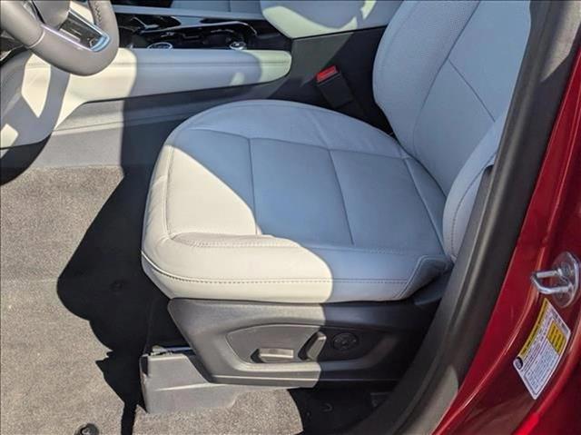 2025 Ford Explorer Platinum photo 3