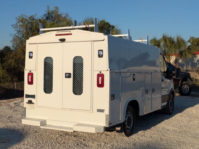 2019 Ford Transit Cutaway photo 3