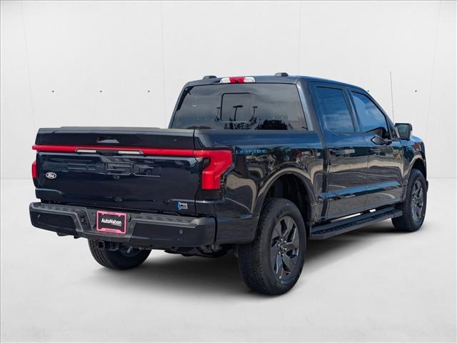 2025 Ford F-150 Lightning Lariat photo 2