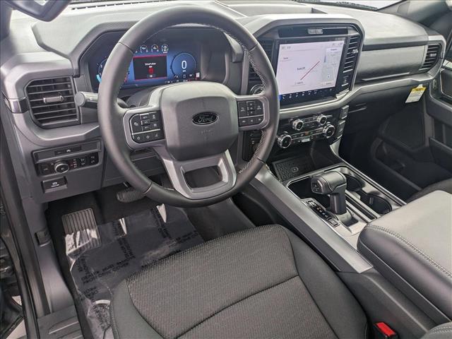2025 Ford F-150 XLT photo 3