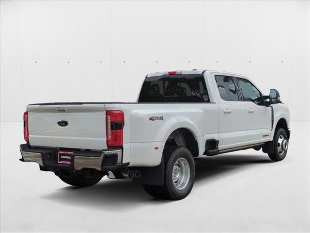 2025 Ford F-350 Lariat photo 2