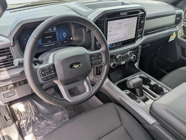 2025 Ford F-150 XLT photo 3