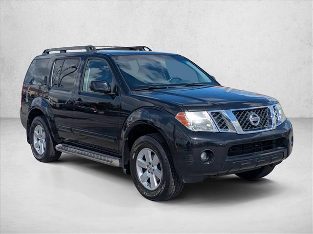 2012 Nissan Pathfinder SV photo 3