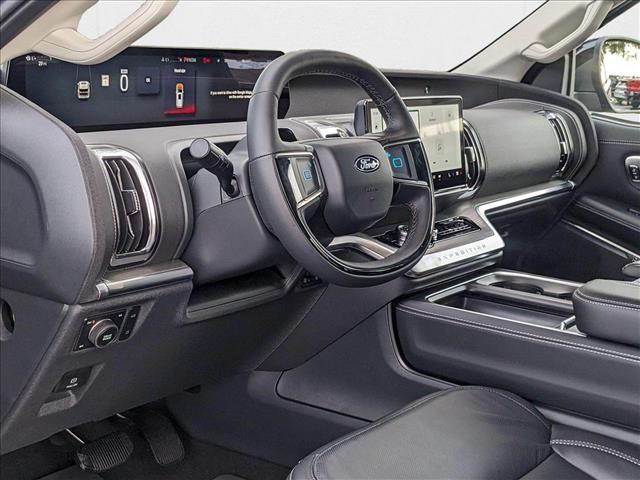 2025 Ford Expedition MAX Platinum photo 3