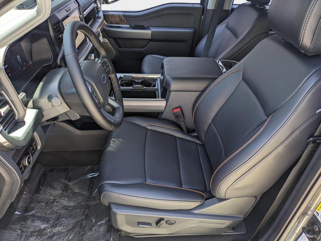 New 2025 Ford F-250 LARIAT Truck Crew Cab