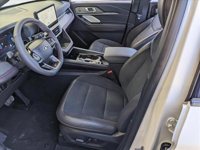 2025 Ford Explorer ST photo 3