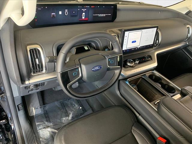 2025 Ford Expedition MAX Platinum photo 3
