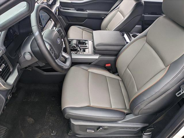 2025 Ford F-150 Lariat photo 4