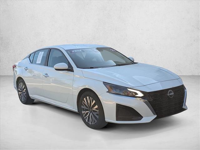 2023 Nissan Altima 2.5 SV photo 3