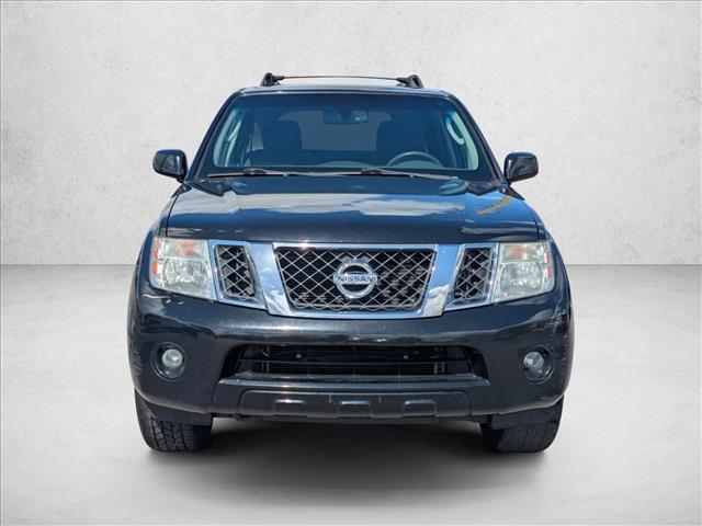2012 Nissan Pathfinder SV photo 2