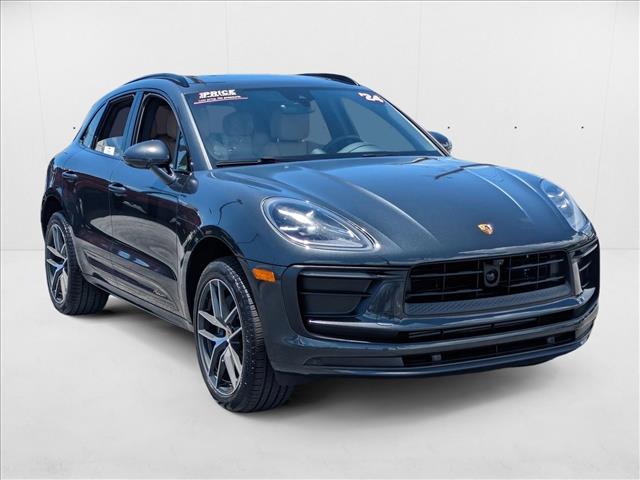 2024 Porsche Macan T photo 3