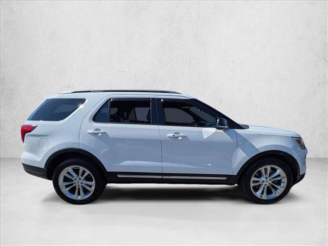 2019 Ford Explorer XLT photo 4