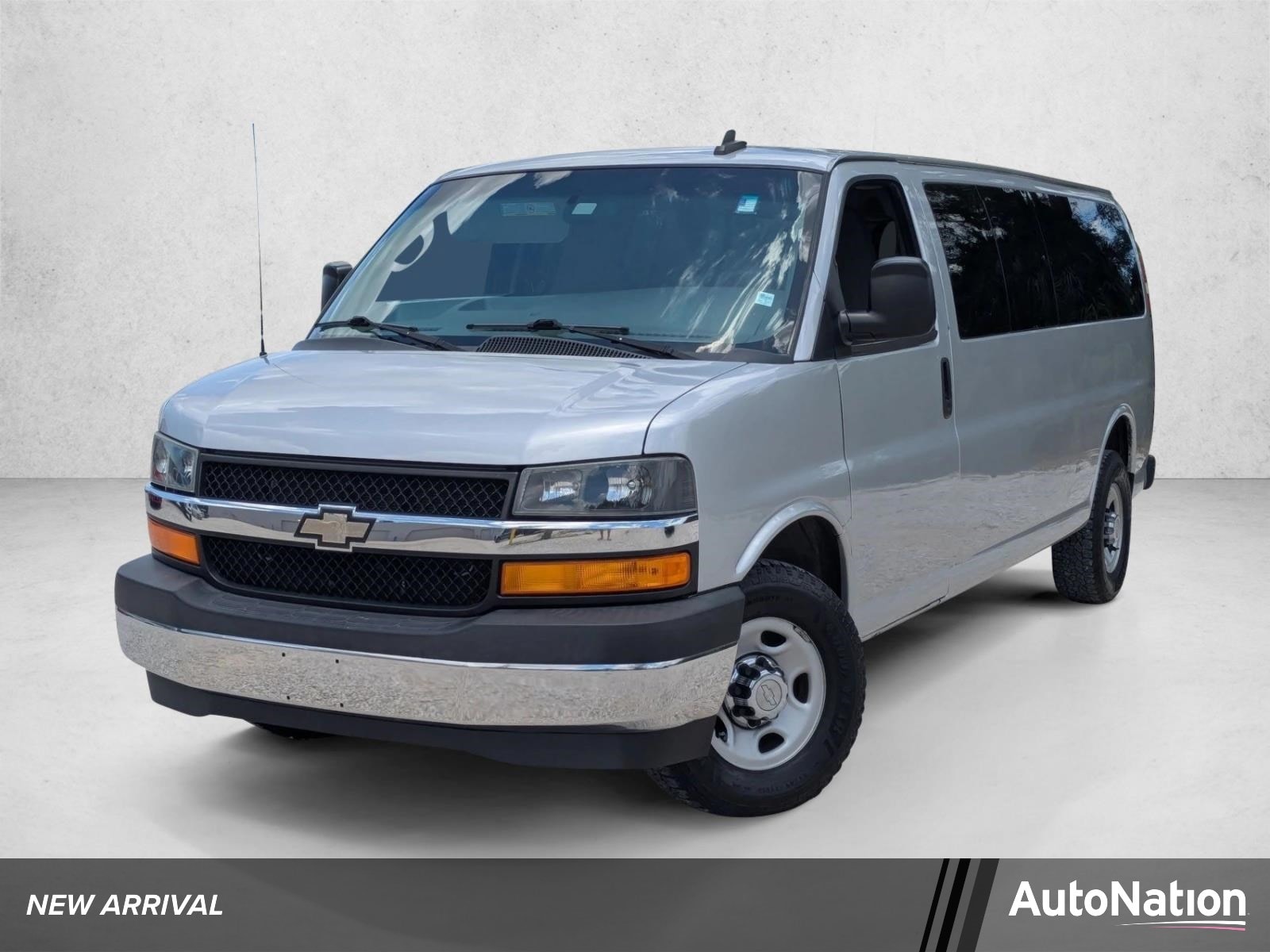 2017 Chevrolet Express 3500 LS Extended's photo