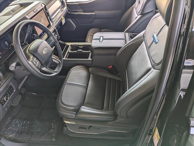 2025 Ford F-250 Platinum photo 4