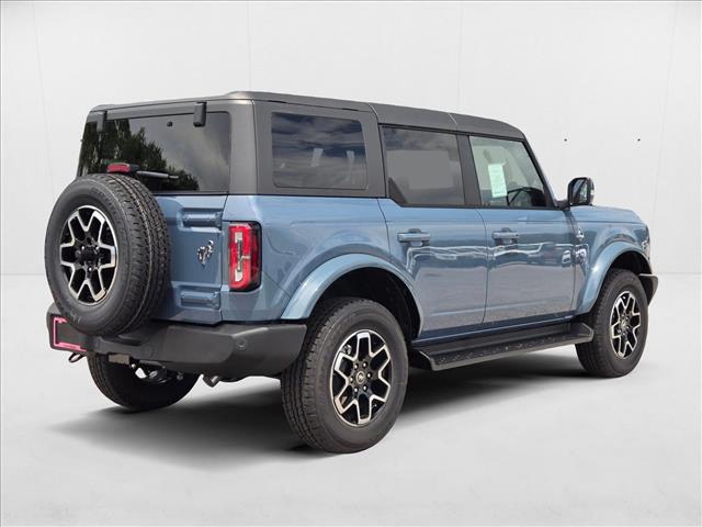 2025 Ford Bronco Outer Banks photo 2