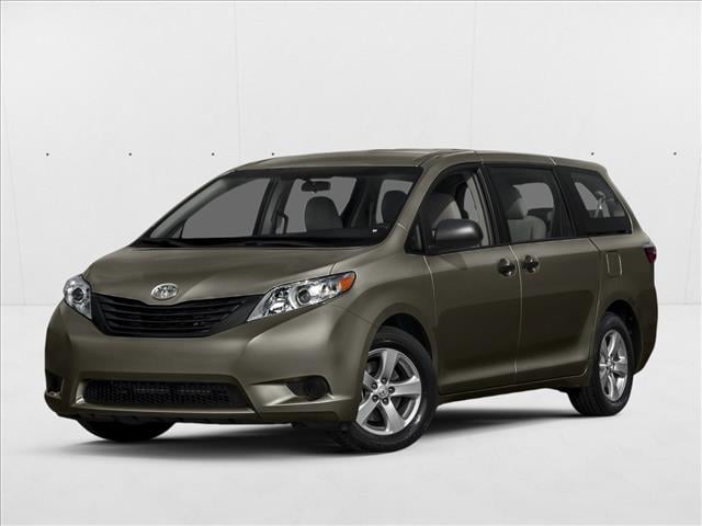 2015 Toyota Sienna XLE's photo