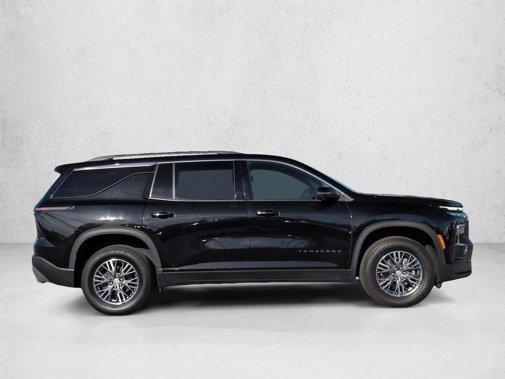 Used 2024 Chevrolet Traverse AWD LT SUV