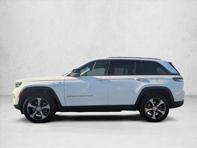 2022 Jeep Cherokee Limited 4xe photo 2