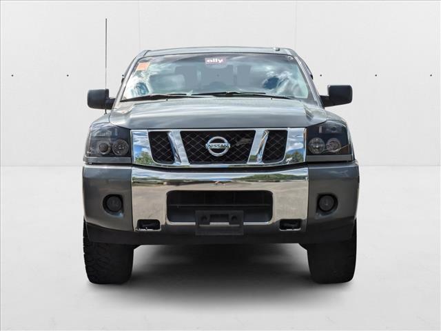 2015 Nissan Titan LE photo 2