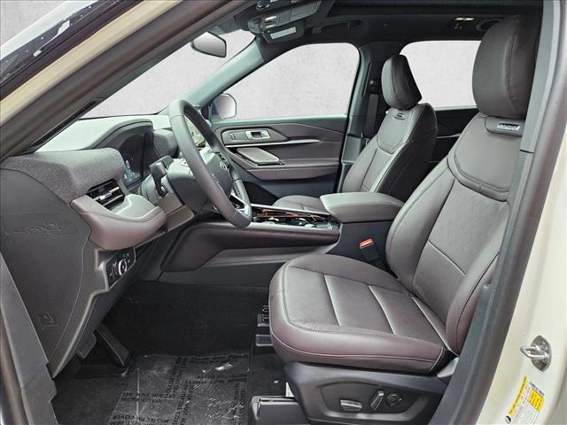 2026 Ford Explorer Platinum photo 4