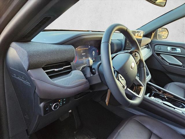 2025 Ford Explorer Platinum photo 2