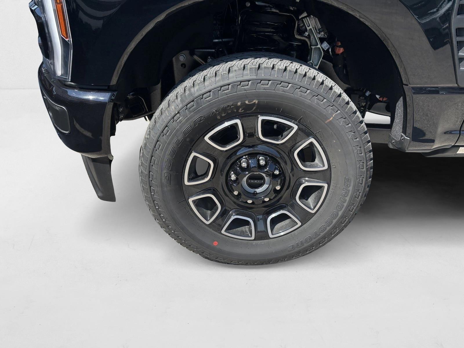 2026 Ford F-350 Super Duty Platinum - Photo 12