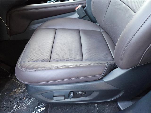 2025 Ford Explorer Platinum photo 3