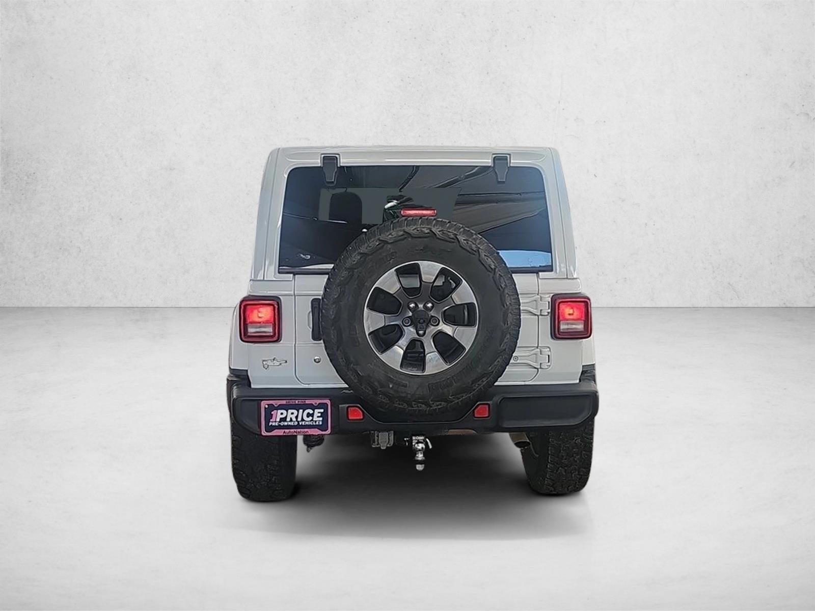 2018 Jeep Wrangler Unlimited Sahara photo 3