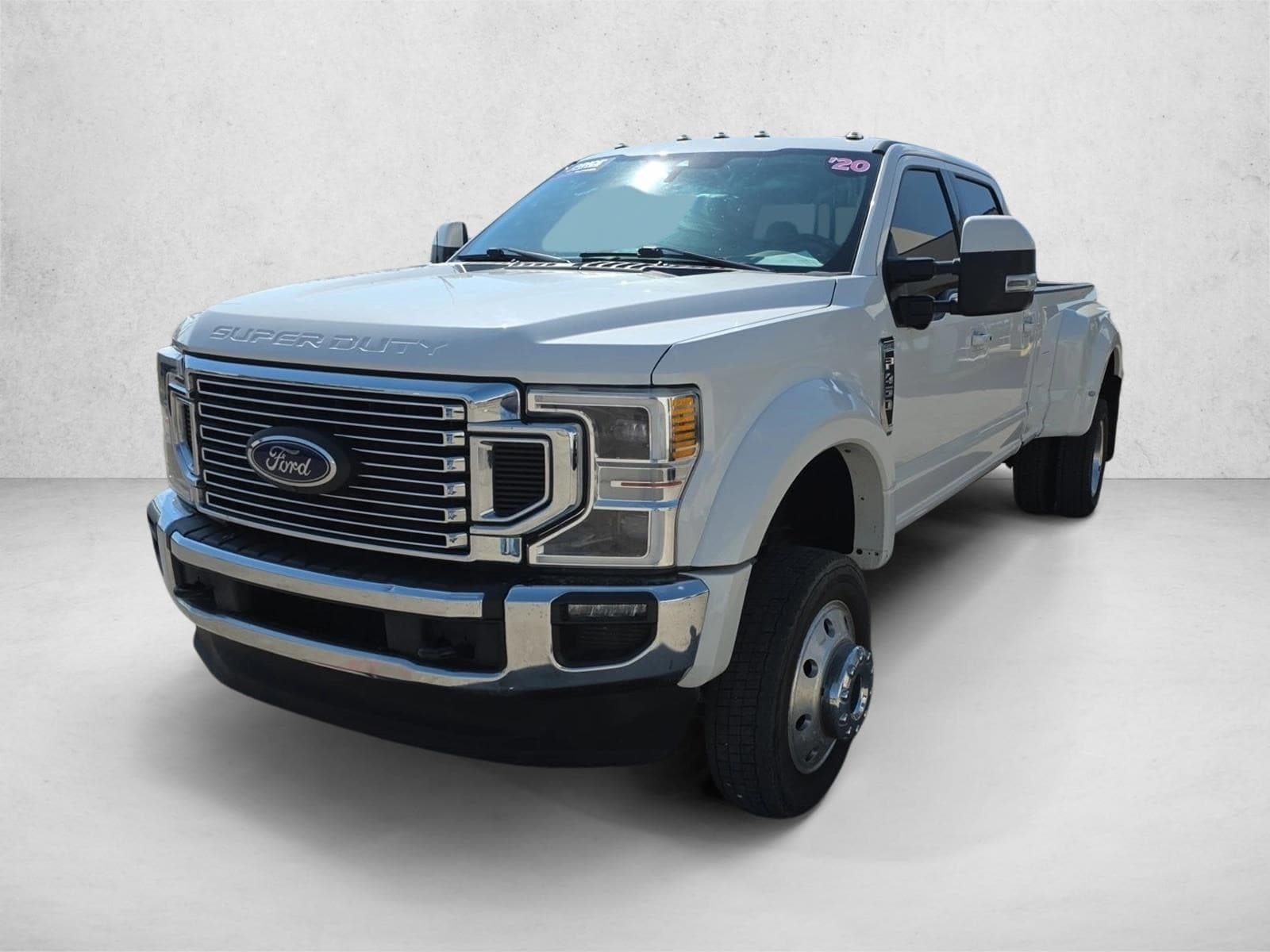 2020 Ford F-450 Super Duty Lariat's photo
