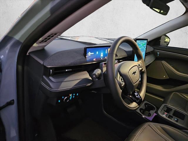 2025 Ford Mustang Mach-E Premium photo 3