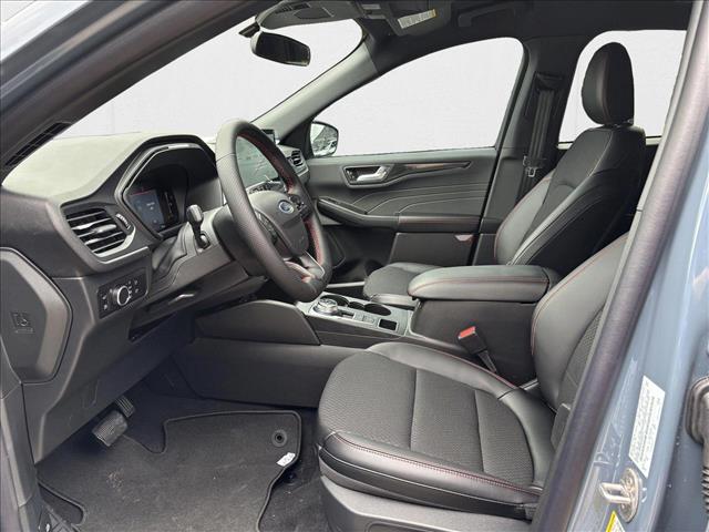 2025 Ford Escape ST-Line photo 4