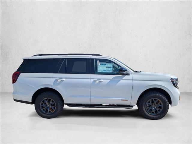 2025 Ford Expedition photo 4