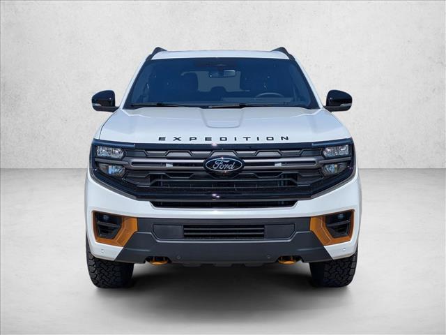 2025 Ford Expedition photo 2