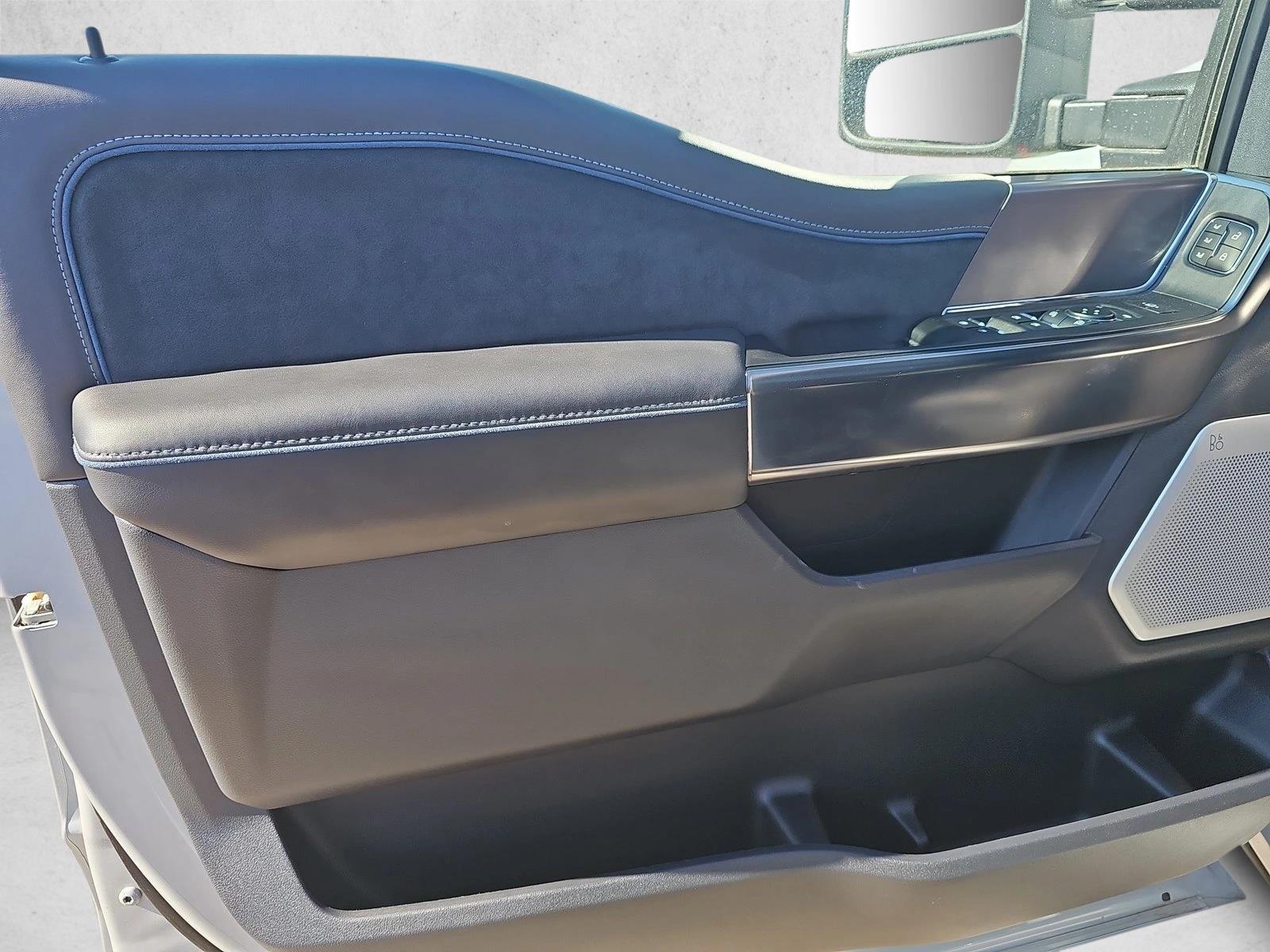 2026 Ford F-250 Super Duty Platinum - Photo 13