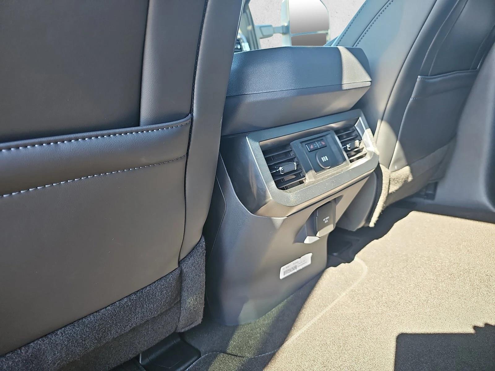 2026 Ford F-250 Super Duty Platinum - Photo 11