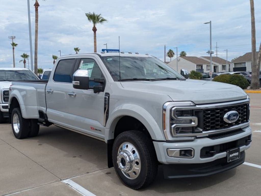 New 2026 Ford F-450 Platinum Truck Crew Cab