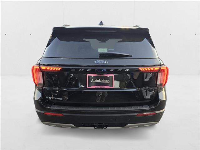 2025 Ford Explorer photo 4